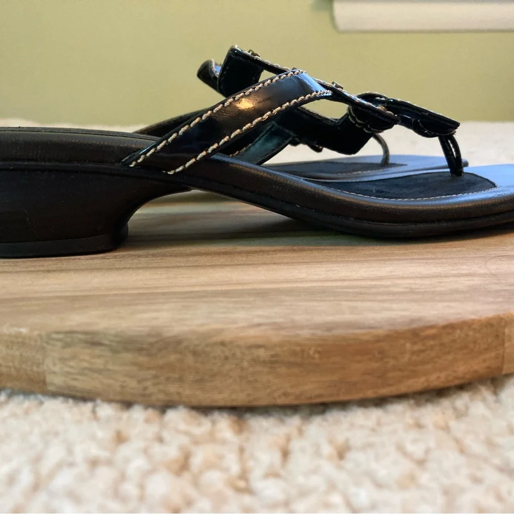Aerosole women’s black sandals, size 9 1/2 - Picture 3 of 7